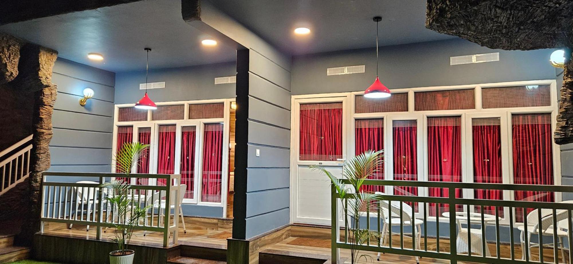 S & B Dreams House Apartment Munnar Bagian luar foto